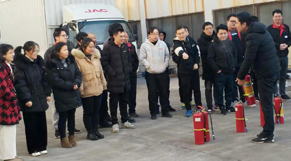 安全生產(chǎn) | ​科恩集成灶舉行消防知識培訓(xùn)及救援器材使用訓(xùn)練